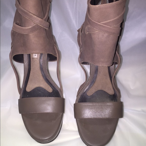 Vera Wang Lavender Abby Buckskin Leather Platform Sandals - Picture 5 of 7